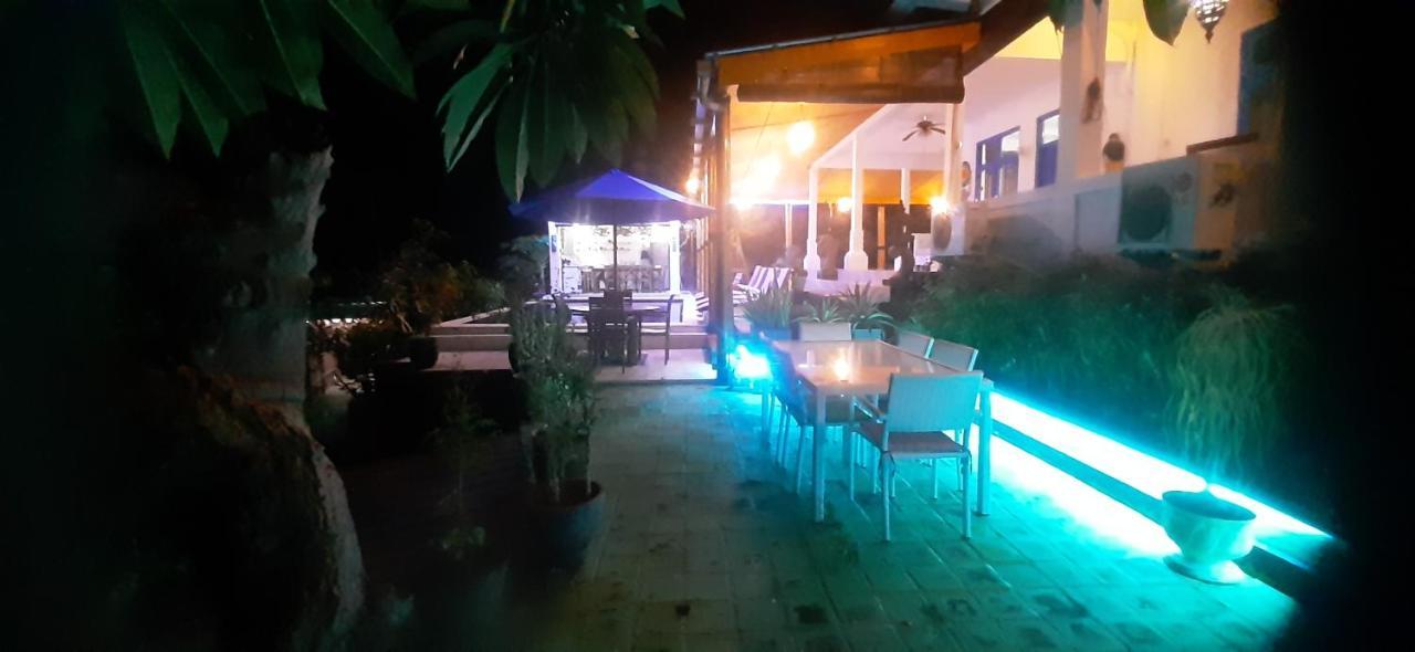 Cantik Villa Lovina Exteriör bild